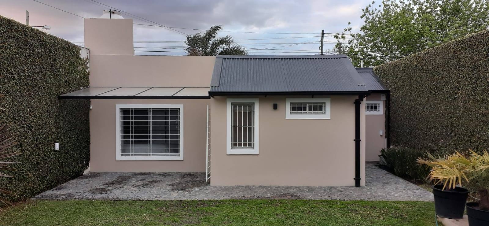 Casa San Miguel del Monte - Estado original contrafrente