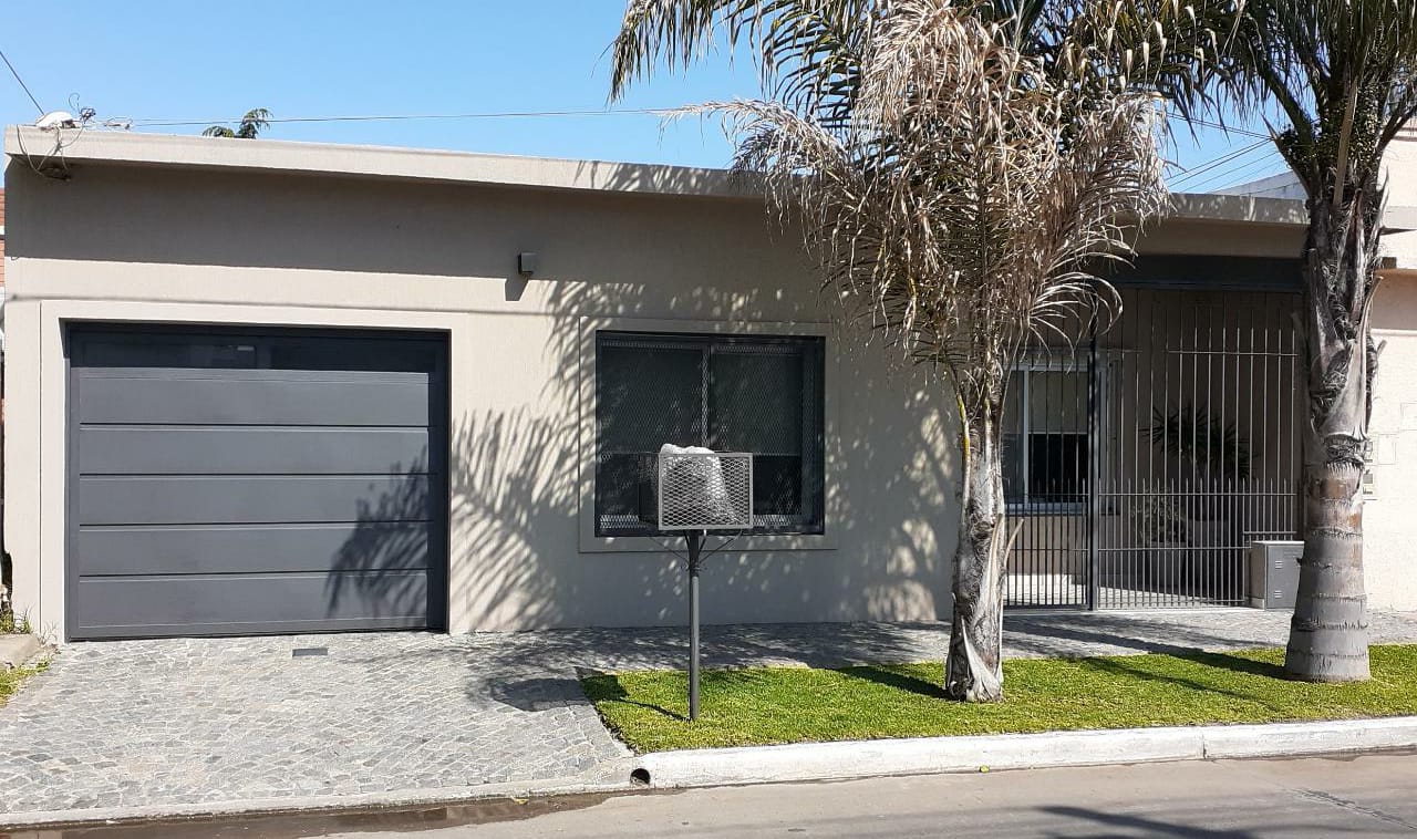 Casa San Miguel del Monte - Estado original frente